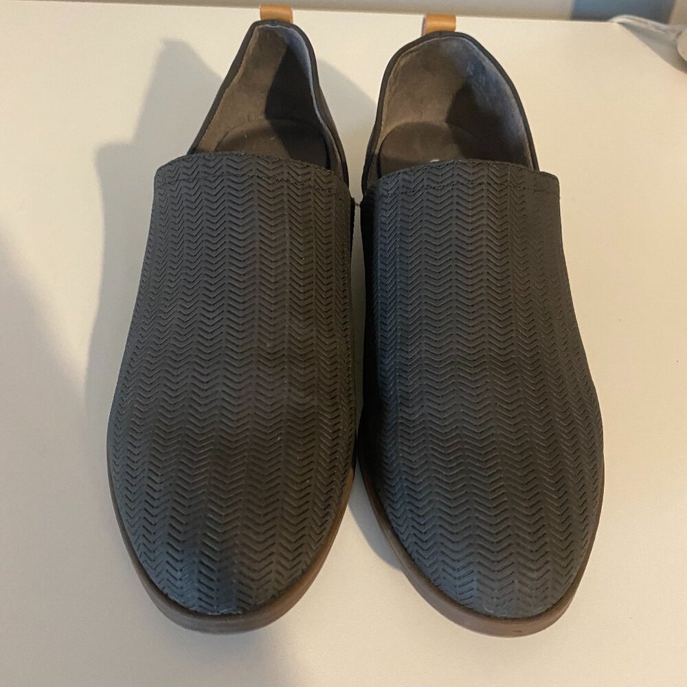 Dr. Scholl's Dark Gray Weave Pattern Low Heel Flats Women's 7
